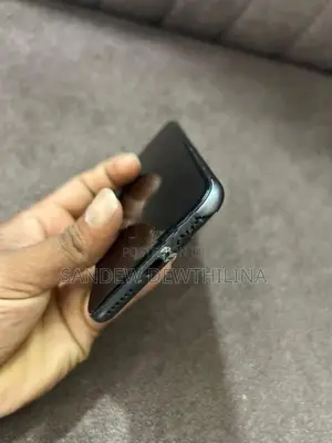Apple iPhone 8 64gb (Used)