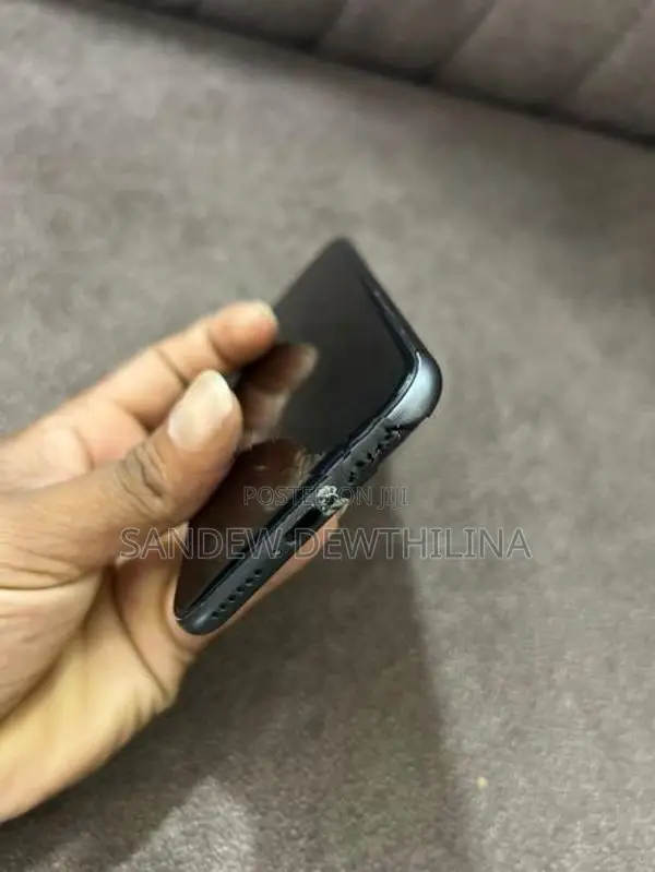 Apple iPhone 8 64gb (Used)
