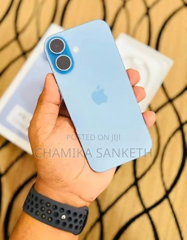 Apple iPhone 17 256GB (Used)