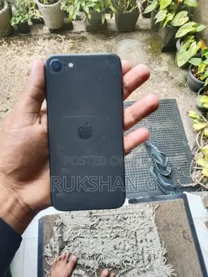 Apple iPhone SE 2 (Used)
