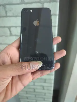 Apple iPhone 8 64 GB (Used)