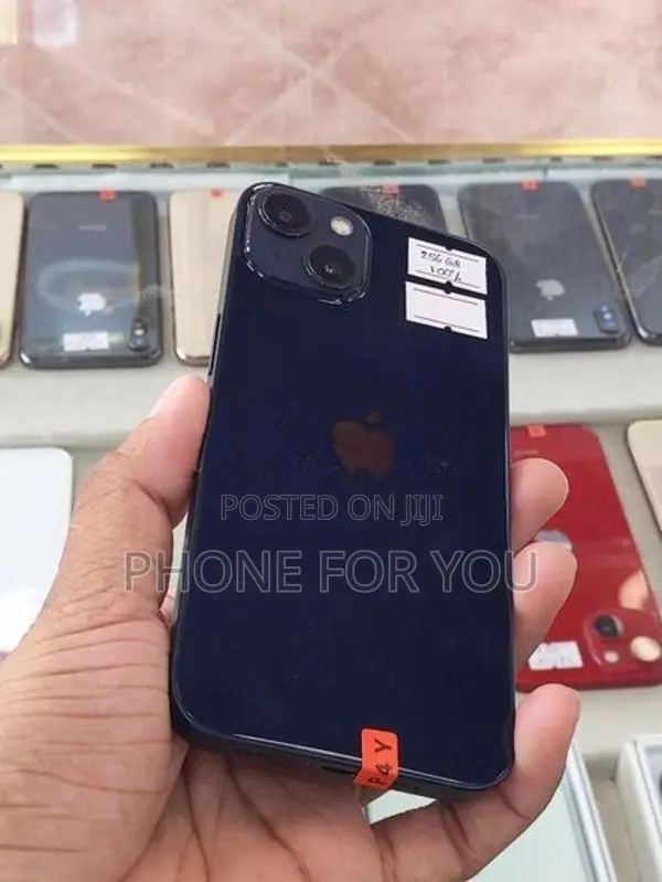 Apple iPhone 13 (Used)