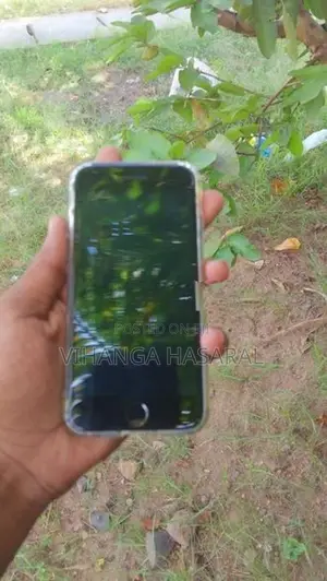 Apple iPhone SE 2 (Used)