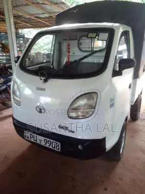 Tata Dimo Batti 2013 Lorry (Used)