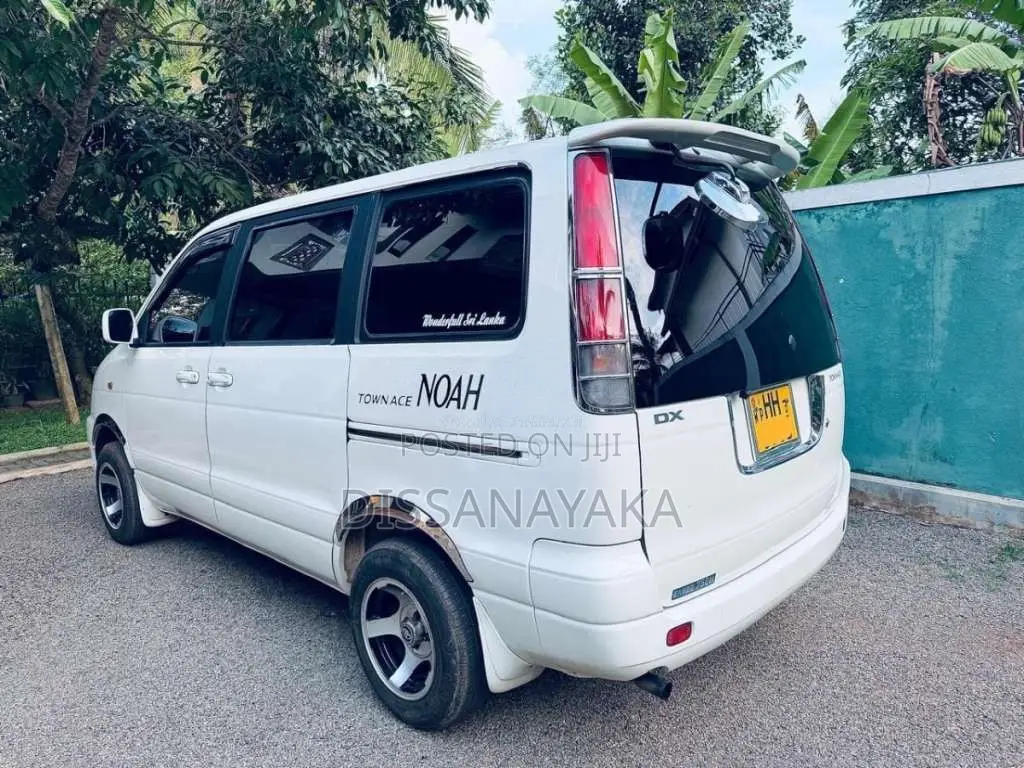 Toyota TownAce Noah 1999 Van (Used)
