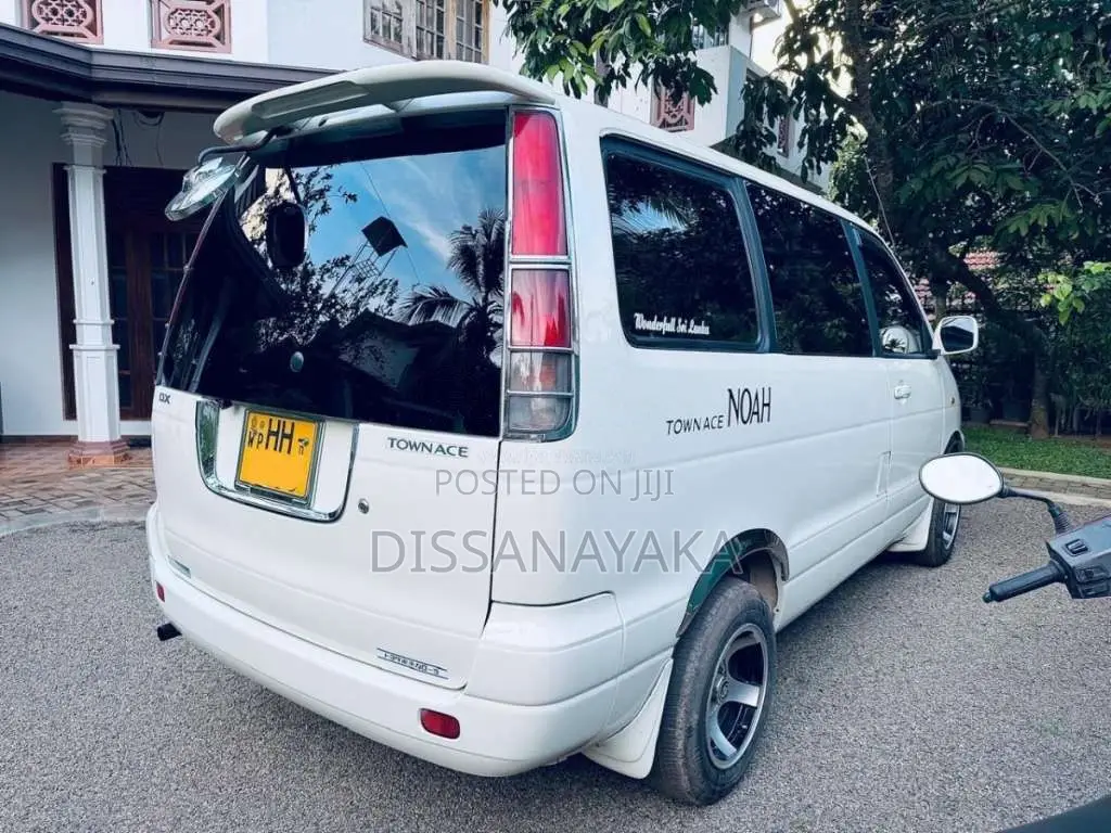 Toyota TownAce Noah 1999 Van (Used)