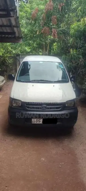 Toyota Noah 2006 Van (Used)