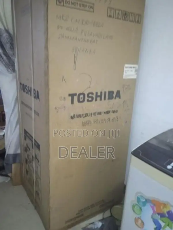Toshiba He RT559We PMY (37) Refrigerator