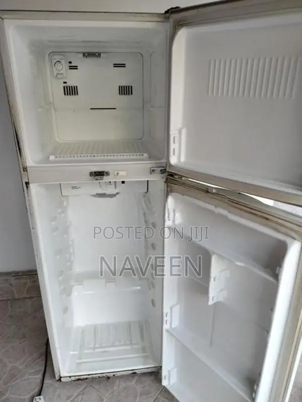 Refrigerator LG