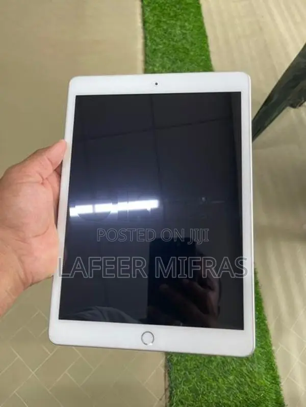 Apple iPad 7th Gen 128GB (Used)