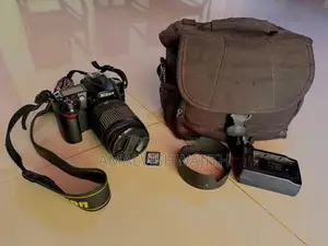 Nikon D90 Camera with 18-105