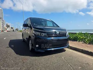 Toyota Voxy 2015 Van (Used)