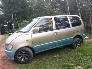 Nissan Serena 1992 Van (Used)