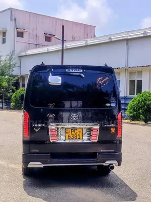 Toyota KDH 2006 Van (Used)