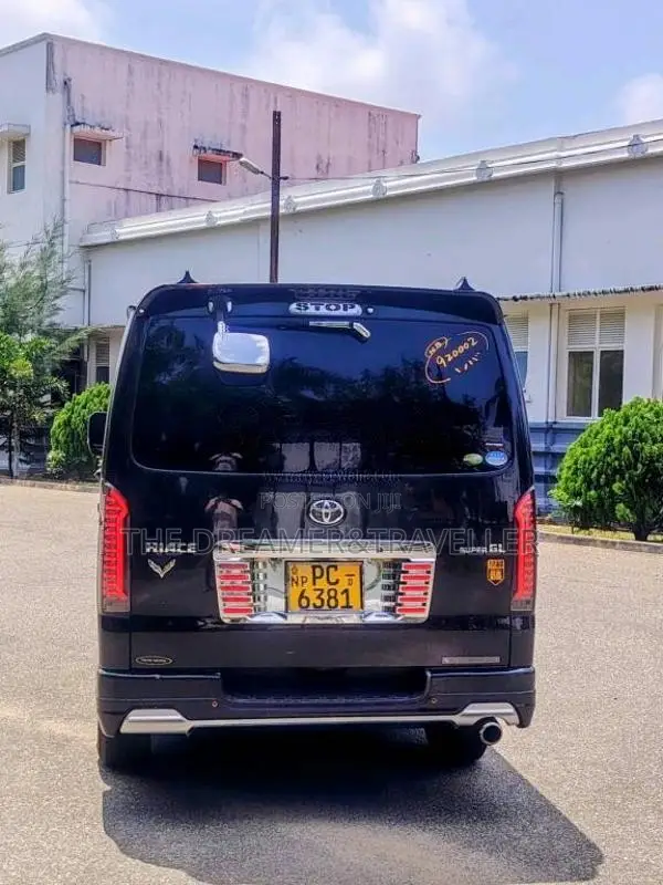 Toyota KDH 2006 Van (Used)