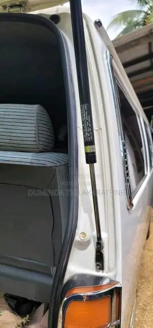 Toyota HIACE 1998 Van (Used)