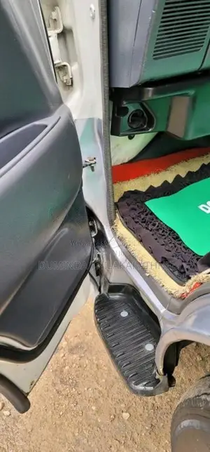 Toyota HIACE 1998 Van (Used)