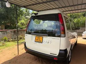 Toyota CR41 1998 Van (Used)