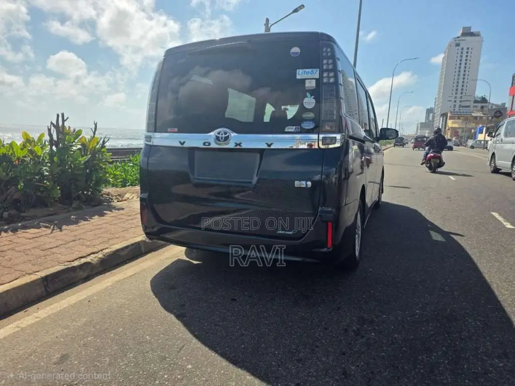 Toyota Voxy 2015 Van (Used)