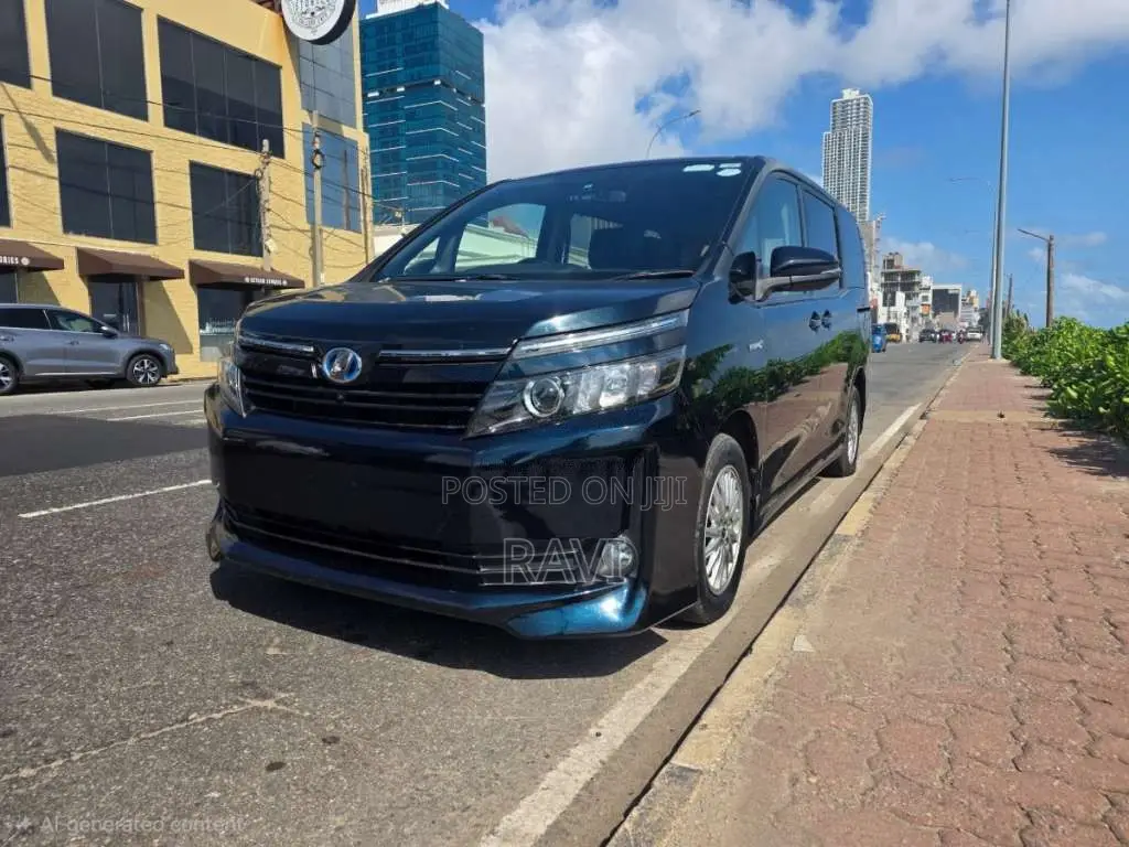 Toyota Voxy 2015 Van (Used)
