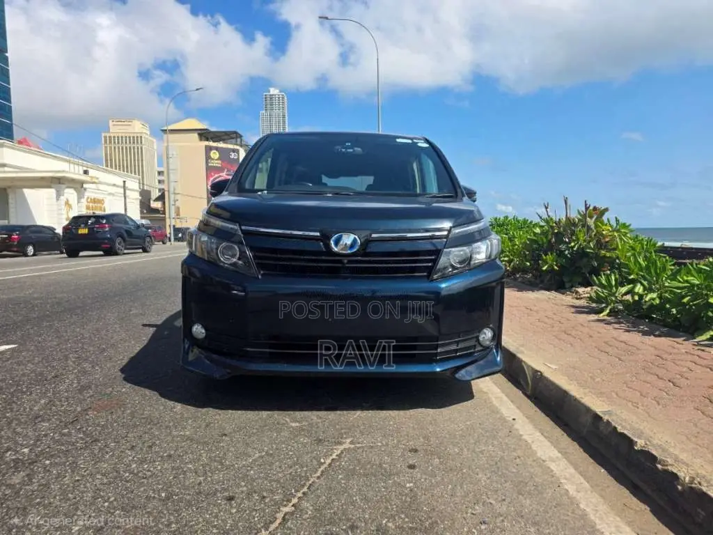 Toyota Voxy 2015 Van (Used)
