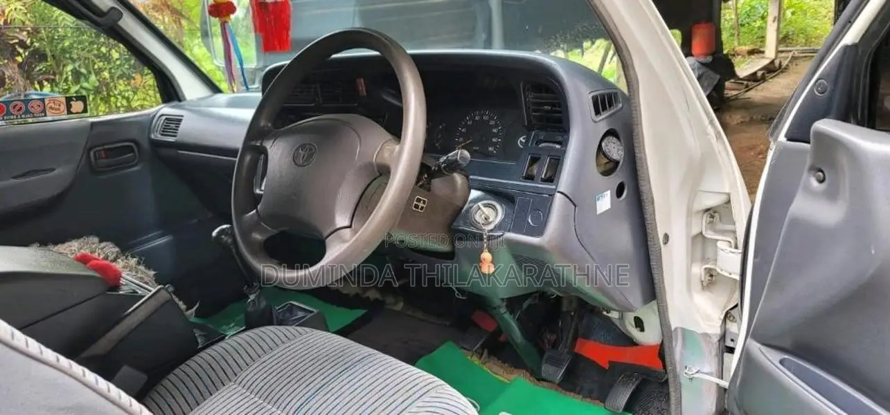 Toyota HIACE 1998 Van (Used)