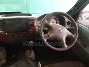 Nissan E25 2003 Van (Used)
