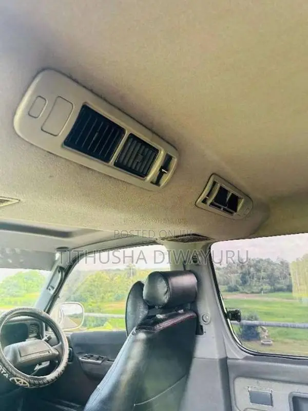 Toyota Dolphin Hiace 2003 Van (Used)