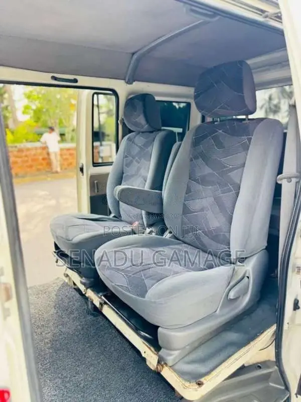 Nissan Clipper 2013 Van (Used)