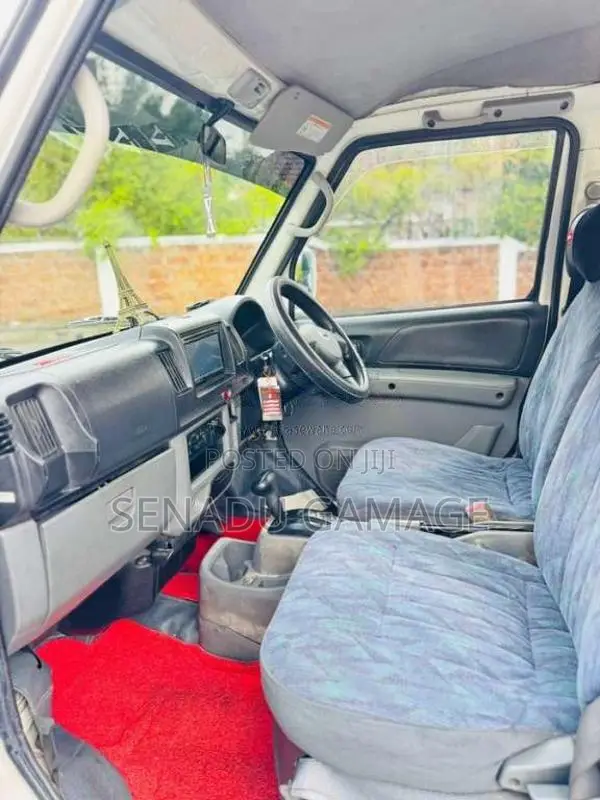 Nissan Clipper 2011 Van (Used)