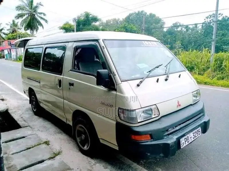 Mitsubishi L300 2007 Van (Used)