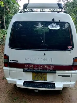 Mitsubishi Po5 1993 Van (Used)
