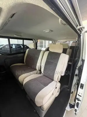 Toyota KDH 2016 Van (Used)