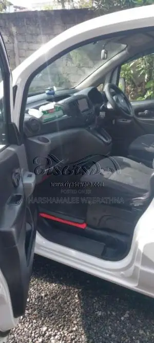 Nissan Nv200 2014 Van (Used)