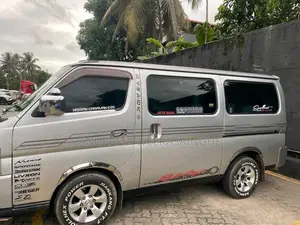 Nissan E25 2007 Van (Used)