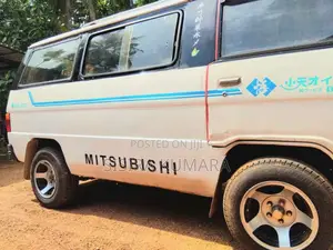 Mitsubishi Delica L300 1986 Van (Used)
