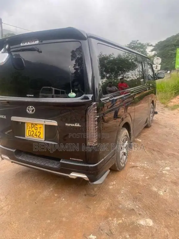 Toyota KDH 2012 Van (Used)