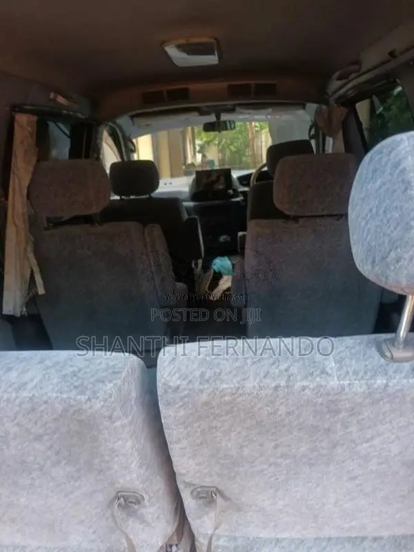 Toyota Noah KR42 2000 Van (Used)