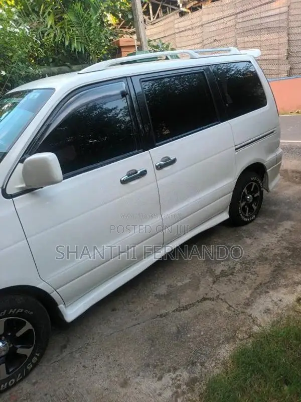 Toyota Noah KR42 2000 Van (Used)