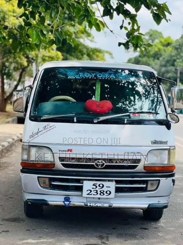Toyota Dolphin 1992 Van (Used)