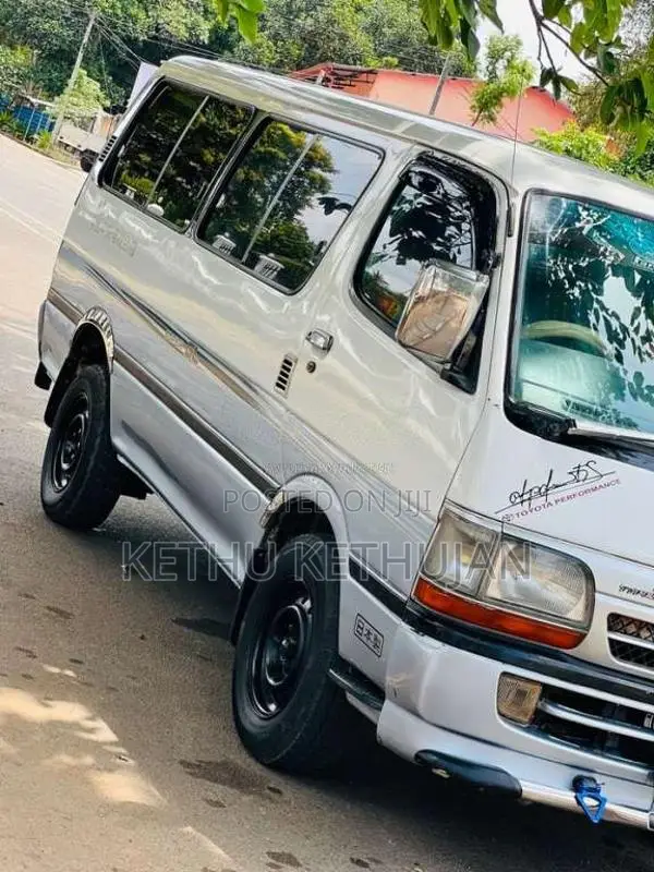 Toyota Dolphin 1992 Van (Used)
