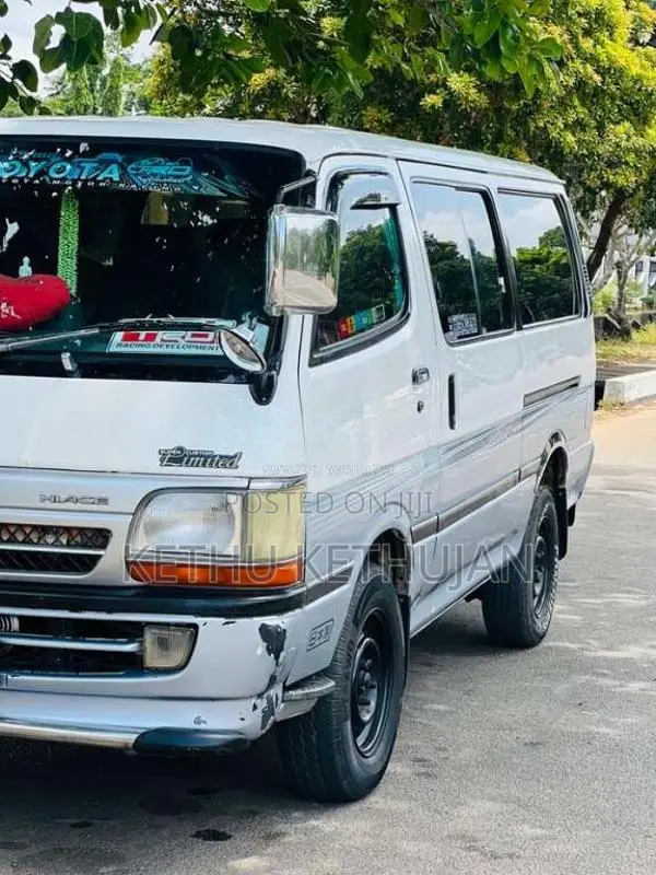 Toyota Dolphin 1992 Van (Used)