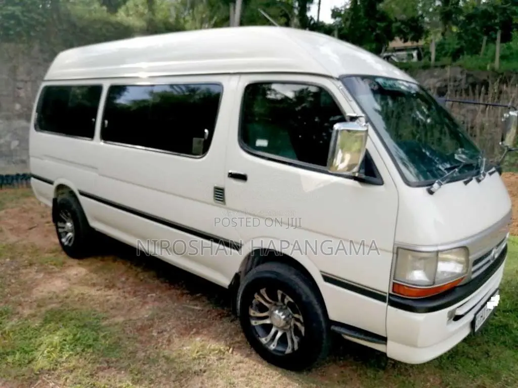 Toyota Dolphin 1998 Van (Used)