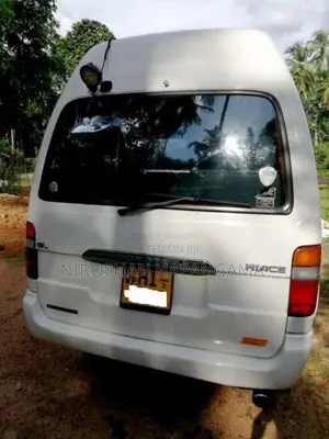 Toyota Dolphin 1998 Van (Used)