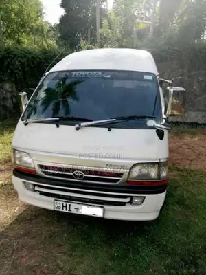 Toyota Dolphin 1998 Van (Used)