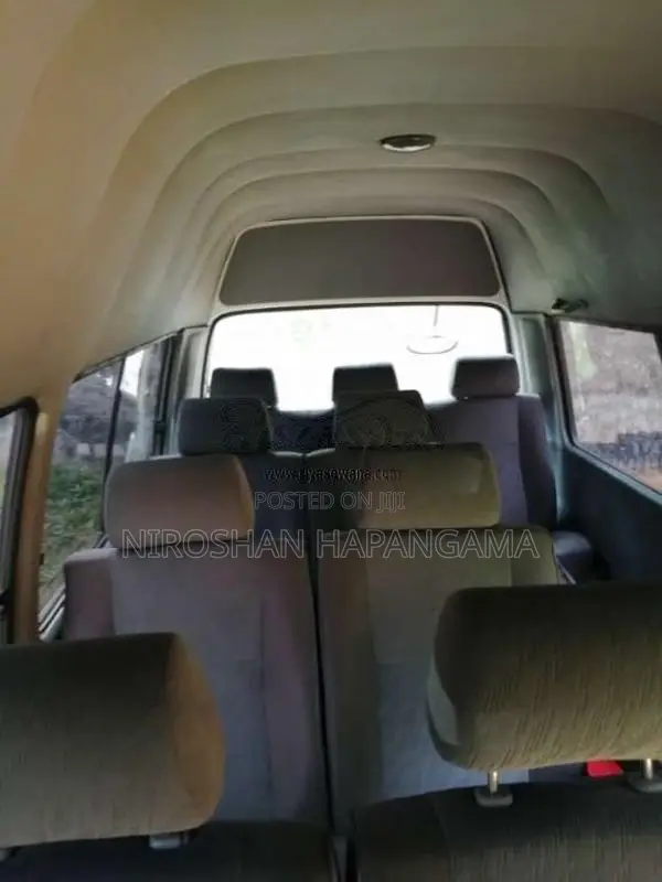 Toyota Dolphin 1998 Van (Used)