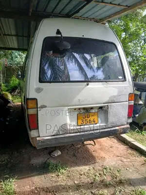 Toyota Hiace 1983 Van (Used)