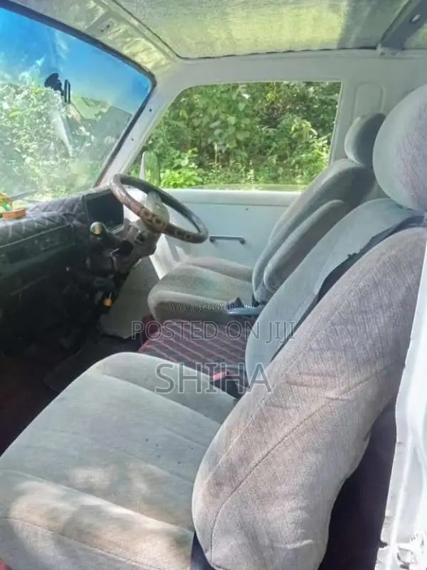 Toyota HIACE 1980 Van (Used)