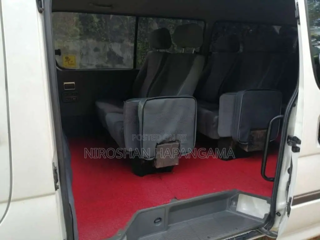 Toyota Dolphin 1998 Van (Used)
