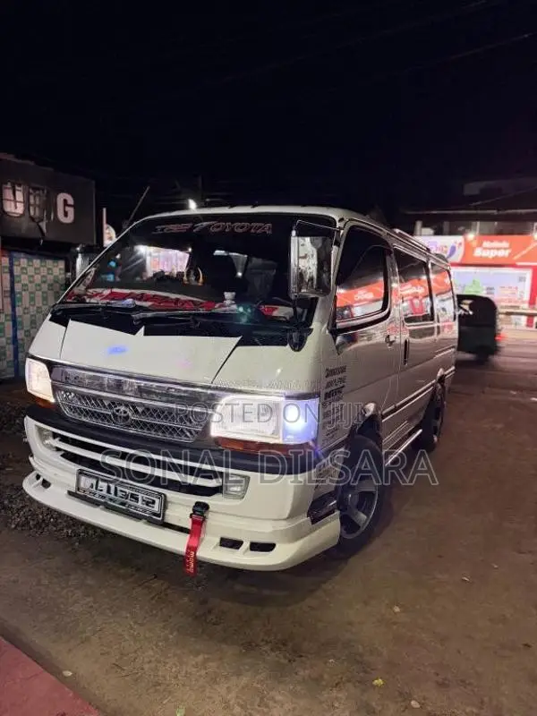 Toyota Dolphin 1993 Van (Used)